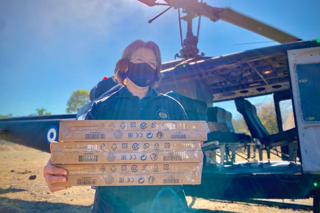 Ministra Hananía: Hace 30 años, los helicópteros traían balas a Morazán, hoy traen tecnología para la educación ministra-hanania-hace-30-anos-los-helicopteros-traian-balas-a-morazan-hoy-traen-tecnologia-para-la-educacion